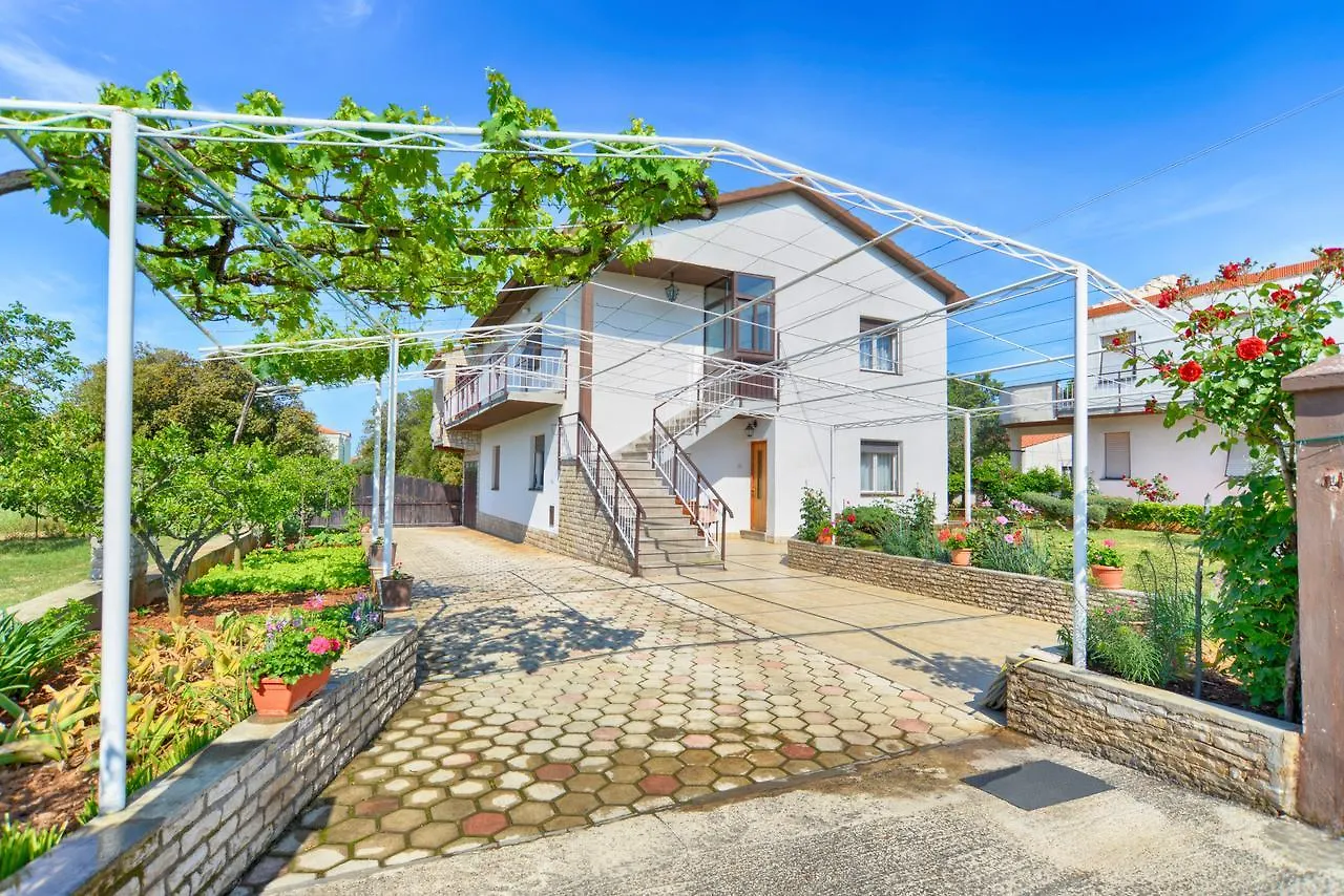 Apartment & Room Milka 1633 بولا بيت ضيافة