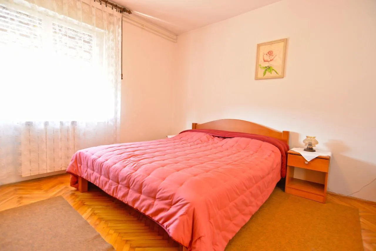 Apartment & Room Milka 1633 بولا بيت ضيافة